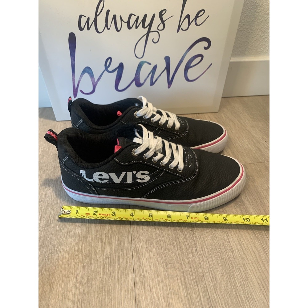 ( 9 ) levis stratuss womens tenis shoes size 8.5 black color 529757A Womens - Picture 2 of 8